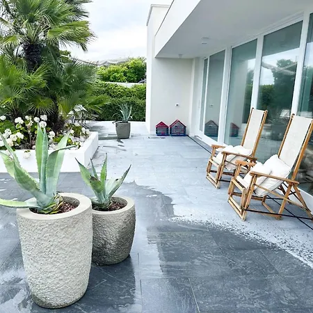 別荘 Elegante Am Strand- Jacuzzi Und Garten By Interhome セニガッリア