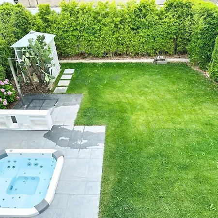 Elegante Am Strand- Jacuzzi Und Garten By Interhome セニガッリア