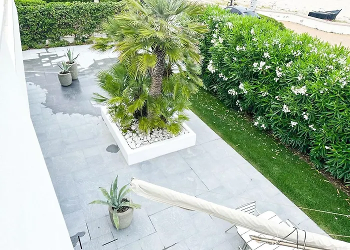 Vakantiehuis Elegante Am Strand- Jacuzzi Und Garten By Interhome *